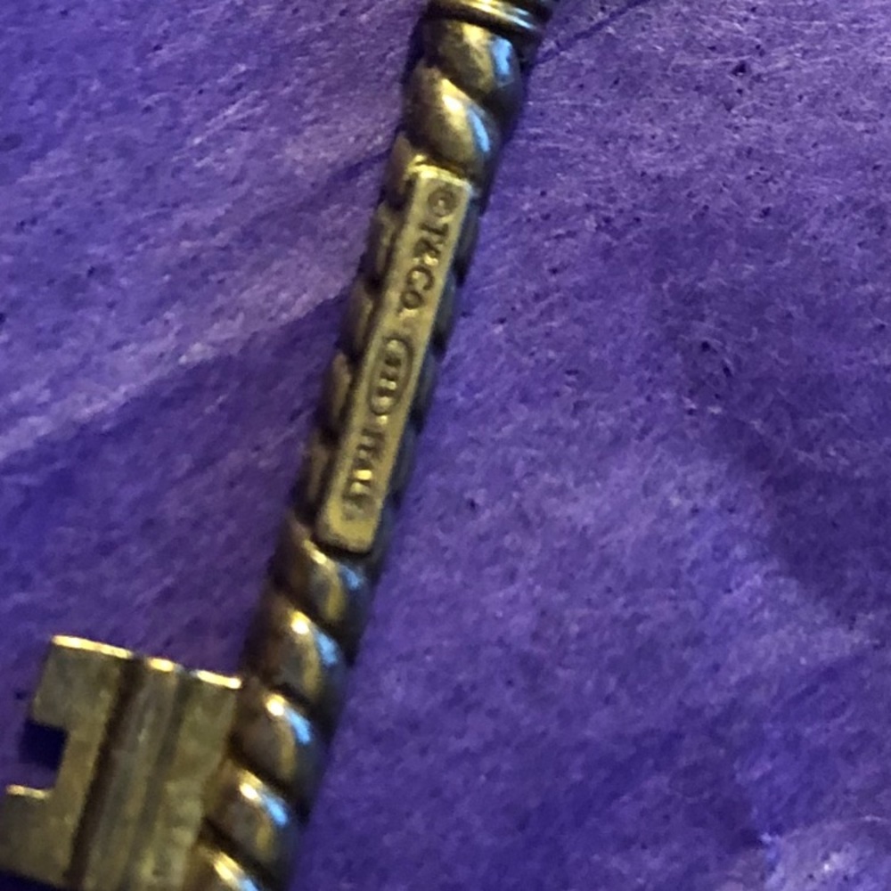 Authentic sterling silver Tiffany key necklace - Picture 7 of 7